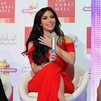 Kim Kardashian - Kim Kardashian and Kris Jenner appear on a catwalk in the middle of the Dubai Mall | Picture 102836